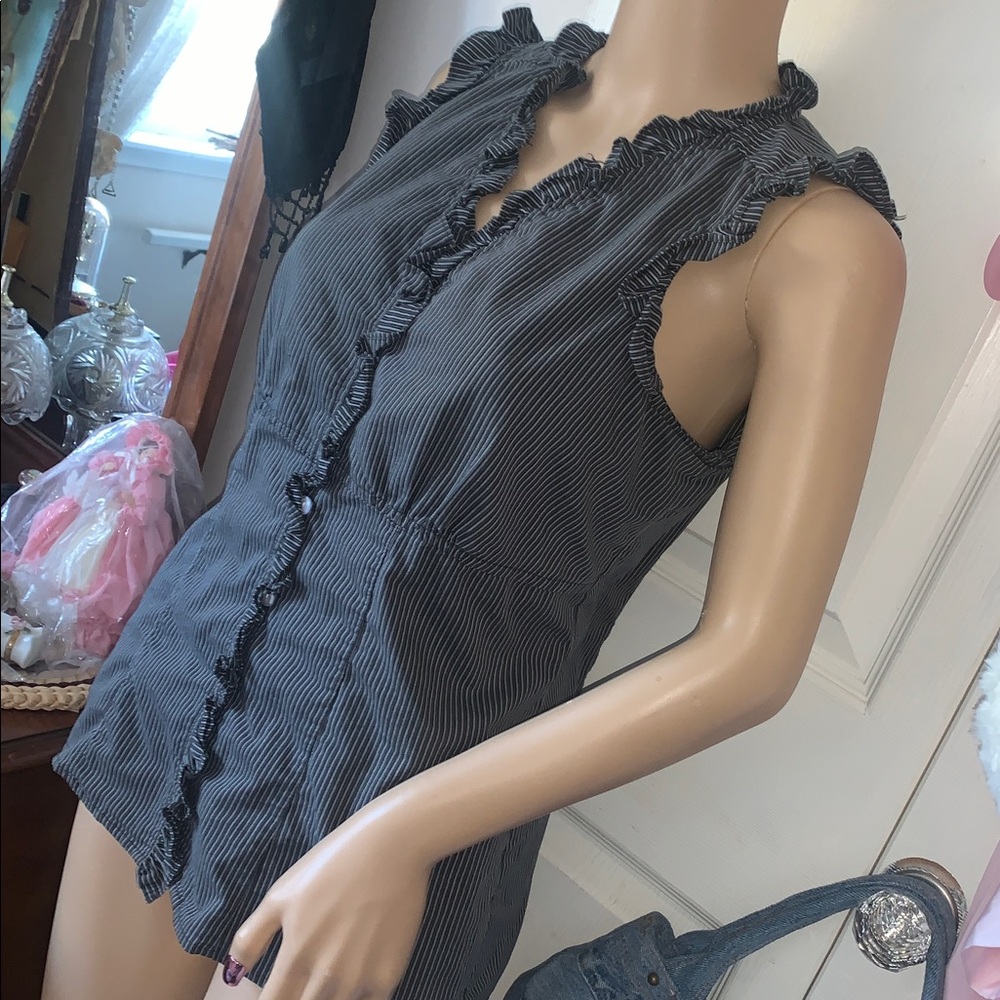 Y2K Denver Hayes grey black pinstripe sleeveless ruffle shirt top M - Picture 3 of 10